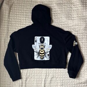 Crooked Clubhouse Queen Bee Cropped Hoodie M Black Yellow White